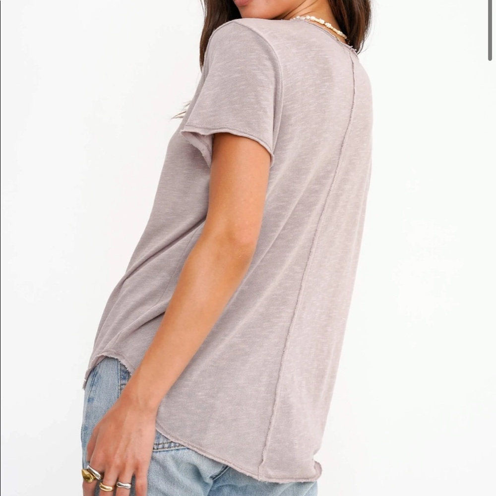 🔥PST🔥URBAN OUTFITTERS WEAREVER V-NECK TEE RELAXED SHIRT LAVENDER MEDIUM NWT - Picture 3 of 9